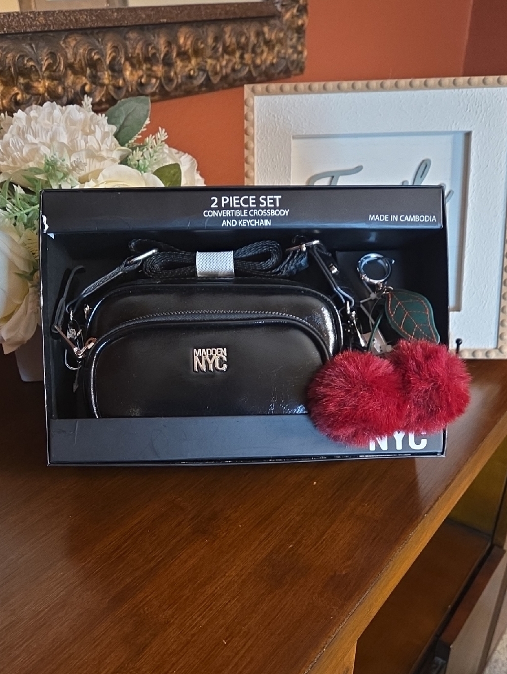 Madden NYC Convertible Crossbody Set NWOT